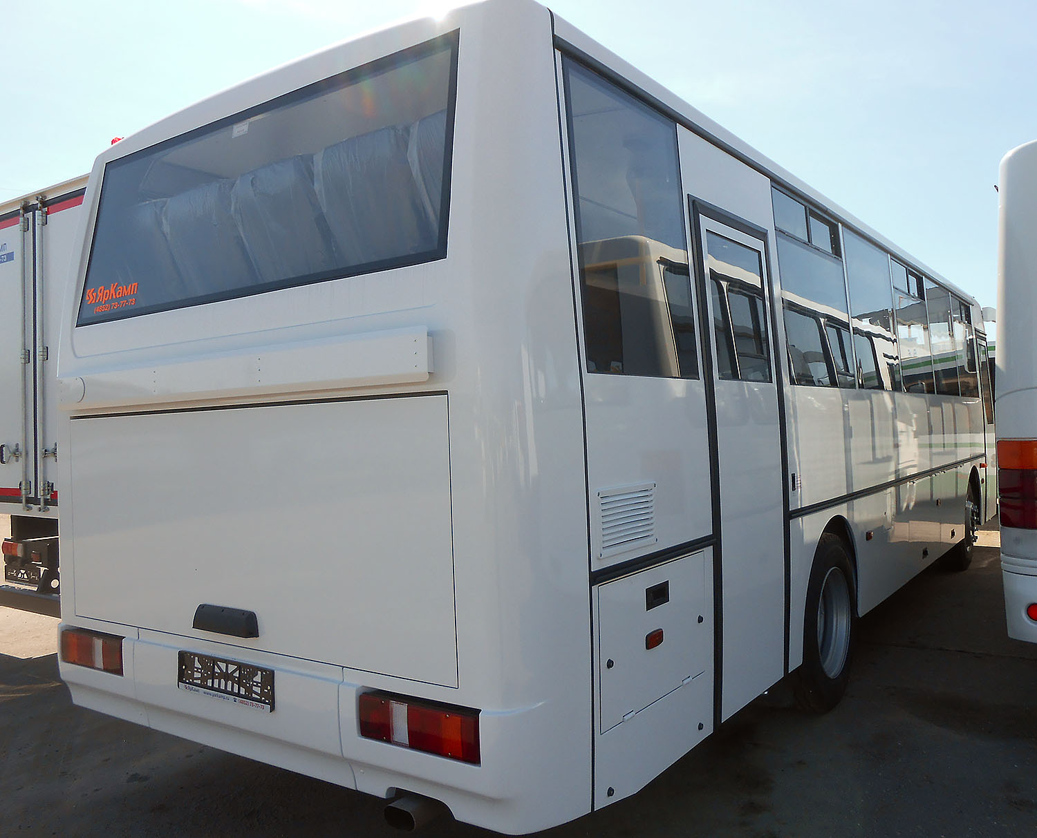 Группа компаний "ЯрКамп-Лизинг" передала на условиях лизинга автобус КАВЗ 4238-42