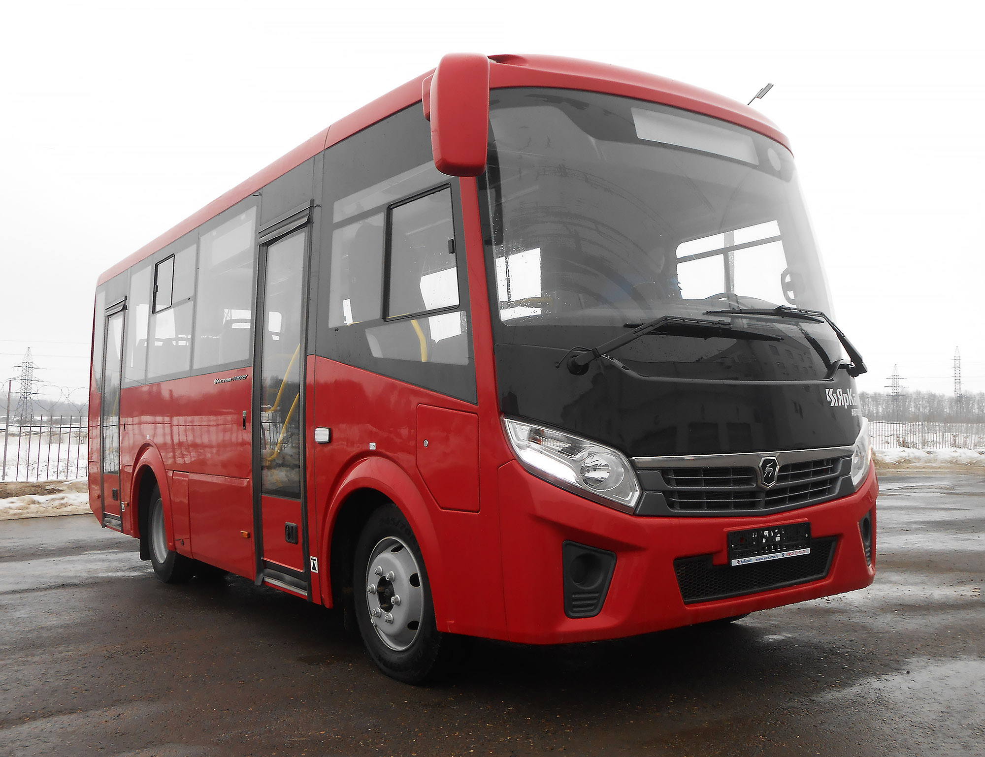 Профинансирован и передан в лизинг первый в Ярославле автобус ПАЗ "Вектор Next" красного цвета