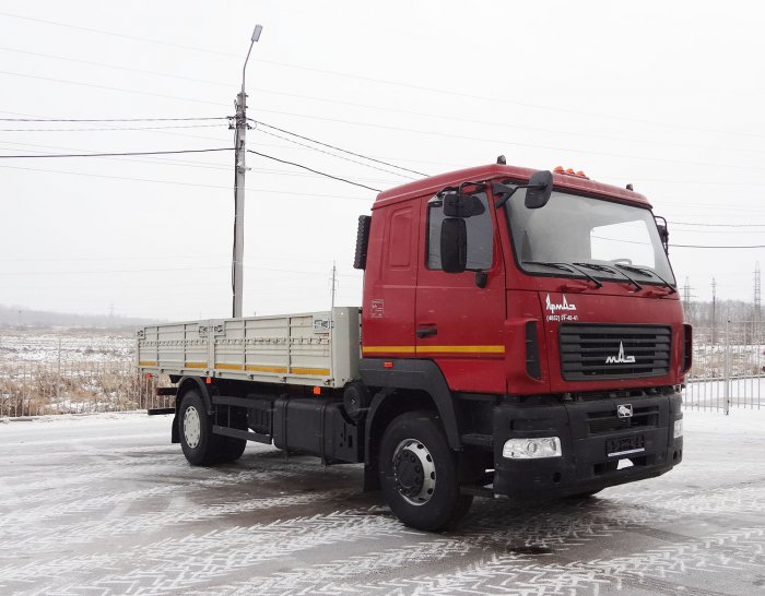 Группа компаний "ЯрКамп-Лизинг" передала в лизинг бортовой грузовик МАЗ-5340В5-8420-005