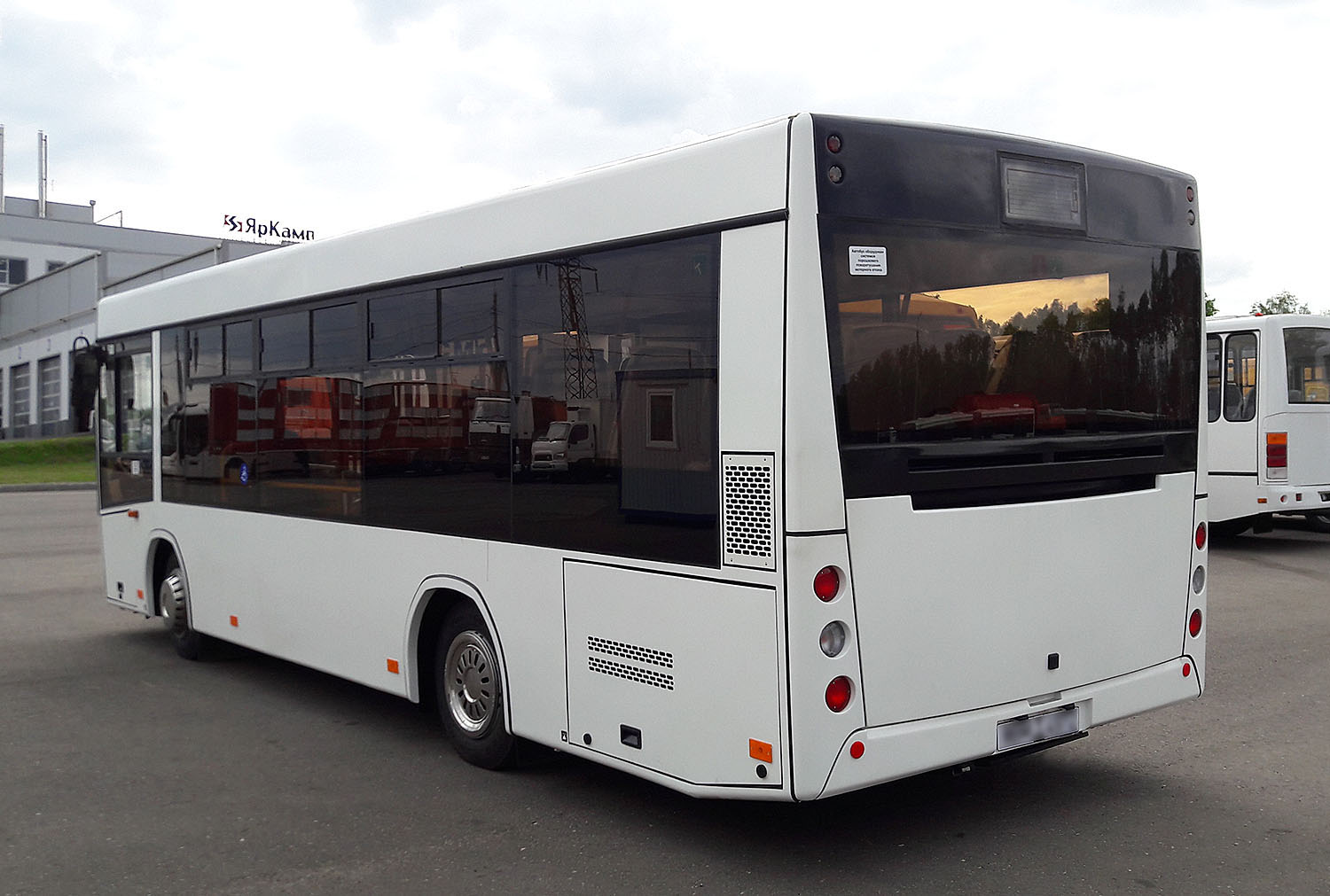 "ЯрКамп-Лизинг" произвел отгрузку на условиях лизинга двух автобусов МАЗ-206085