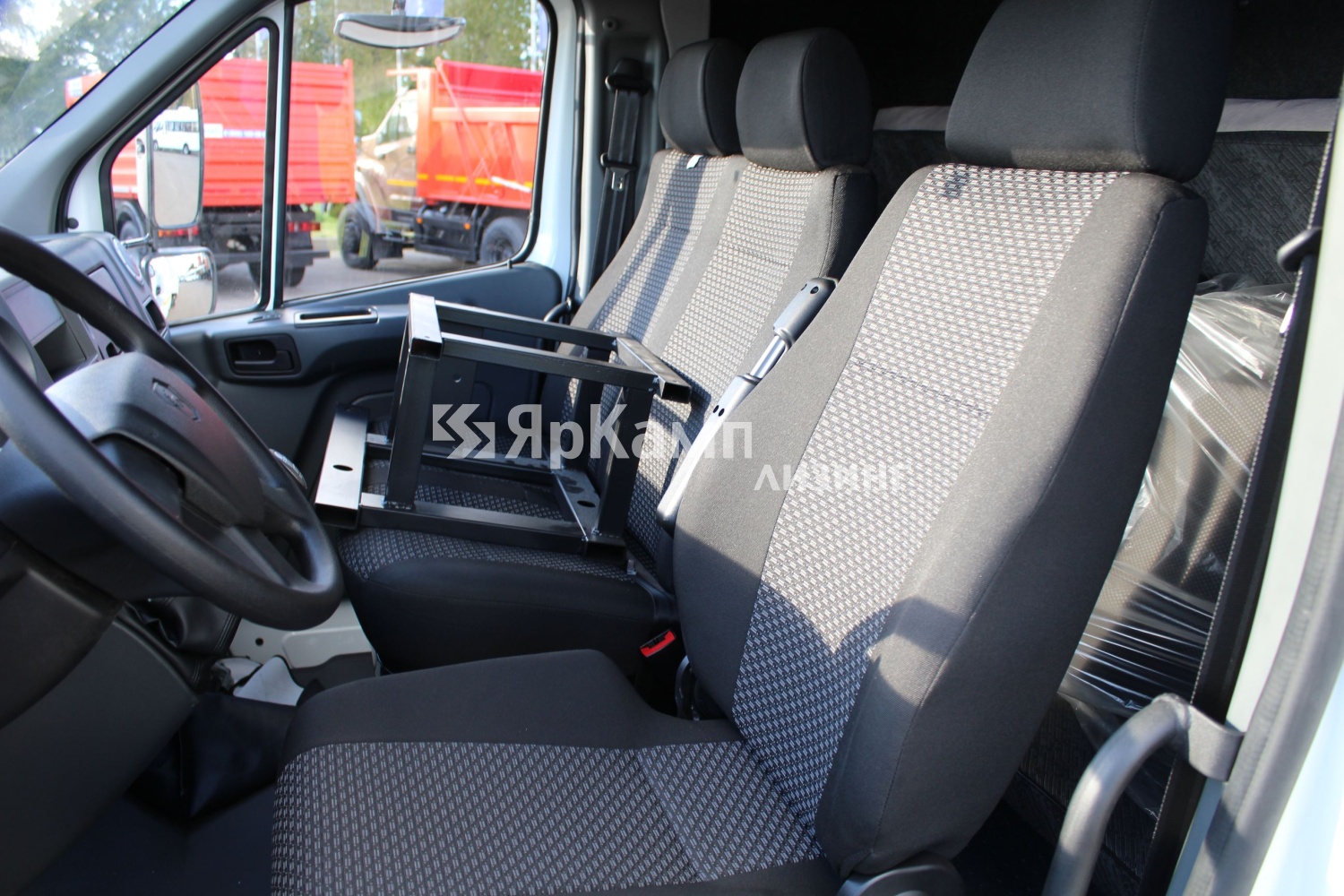 Автомобиль ГАЗ C41R13 с полуприцепом Чайка-Сервис 3784R0 поставлен в лизинг