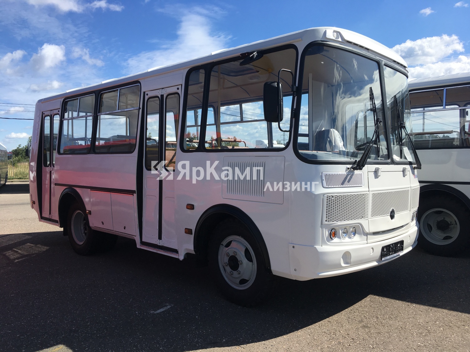 "ЯрКамп-Лизинг" осуществил отгрузку на правах финансовой аренды автобуса ПАЗ 32054