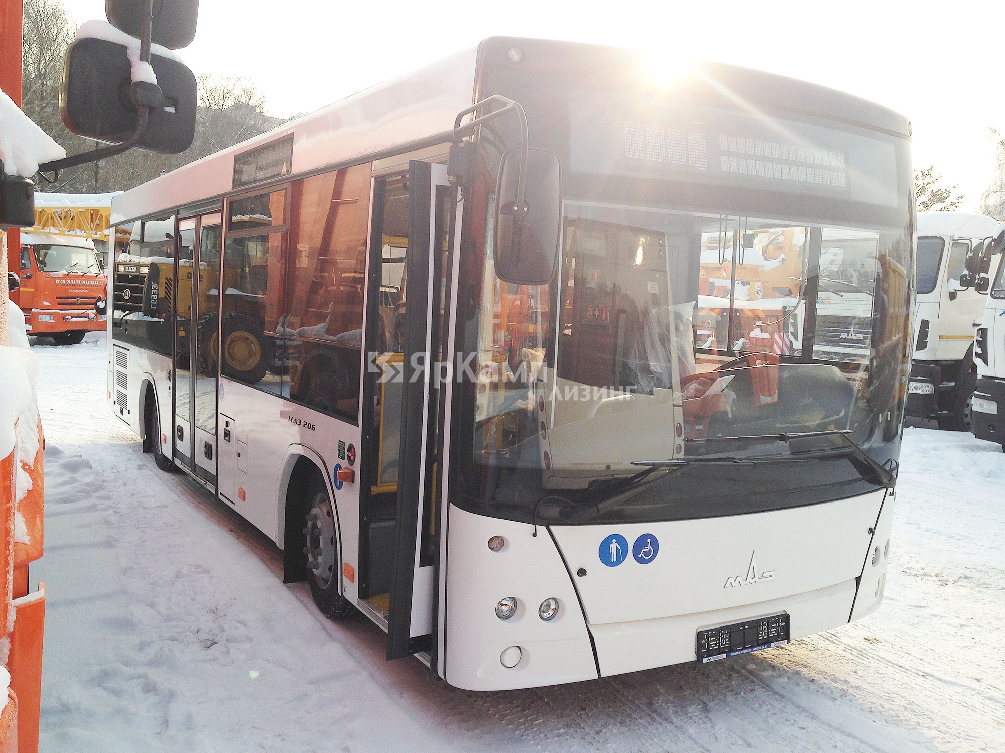 "ЯрКамп-Лизинг" произвел отгрузку на условиях лизинга двух автобусов МАЗ