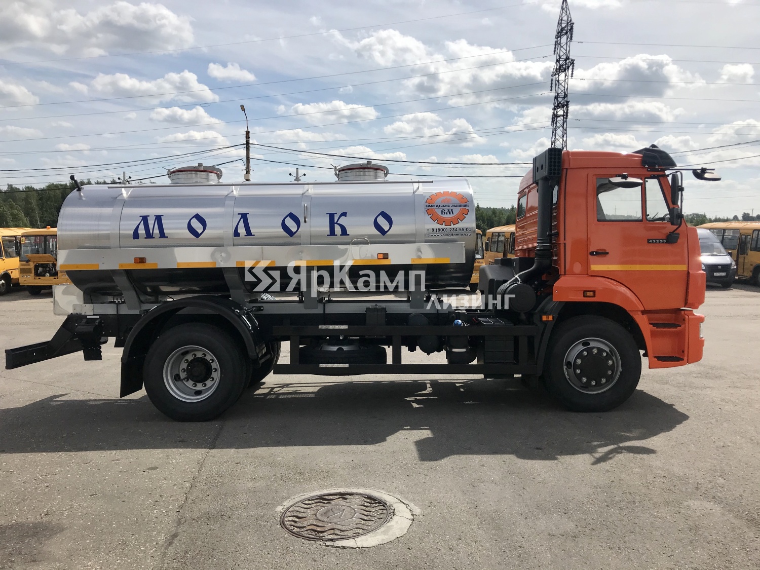 Цистерна для перевозки пищевых жидкостей на шасси КАМАЗ  43253-3010-69 передана в лизинг (4x2)
